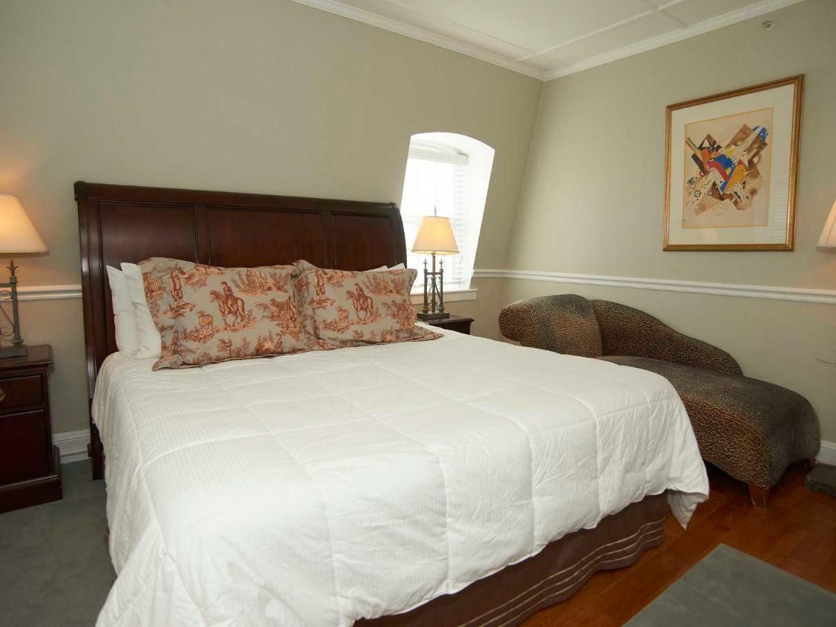 Bed and Breakfast Bellevue Manor à Tour de Tour de Newport Extérieur photo
